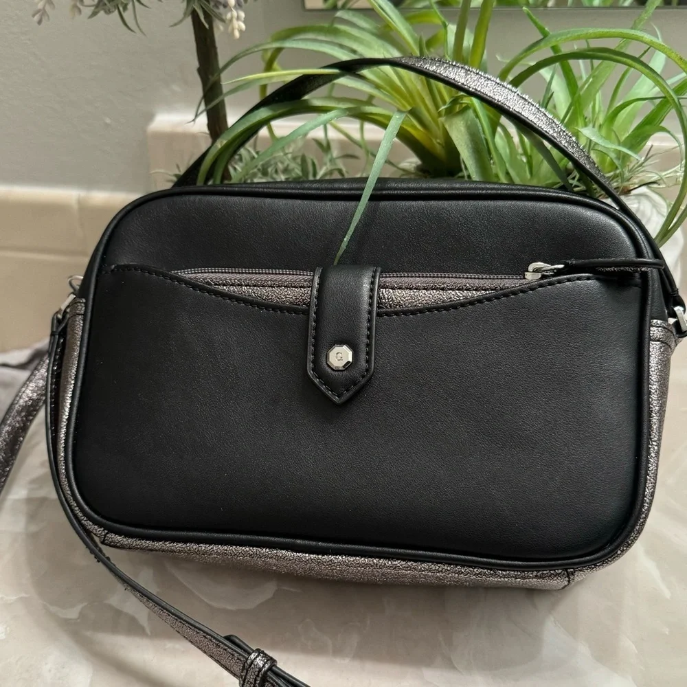 GILI Got It Love It Black Leather crossbody Purse